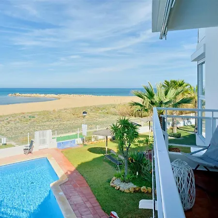 Frente Al Mar á *