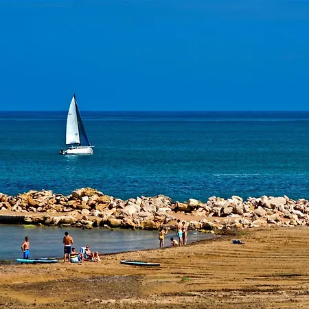 Frente Al Mar á